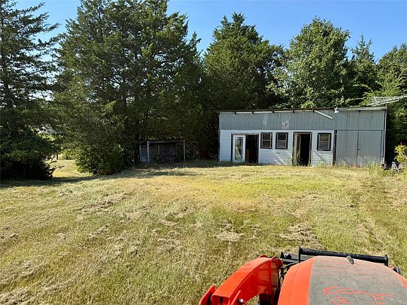 5th image of 236 Reeves Rd