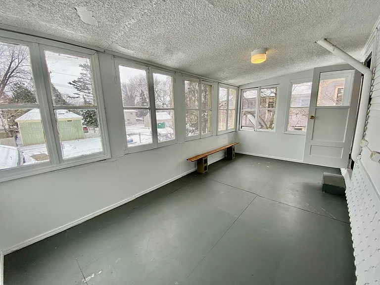 216 N Hamilton St — Photo 5