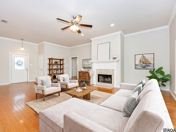 3rd image of 266 Greenhaven Dr