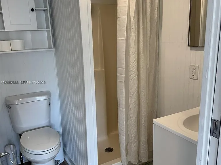 914 N Ocean Breeze #1 — Photo 5