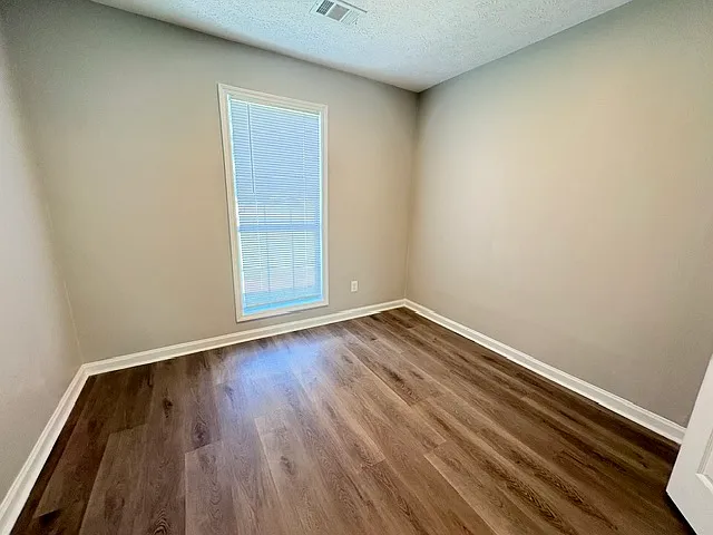 1000 Wehring Ln — Photo 8