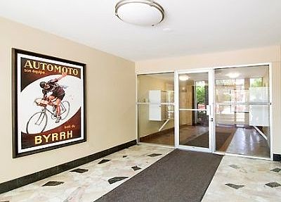 2nd image of 606 W Cornelia Ave APT 280