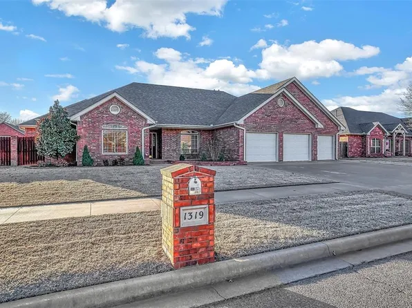 1319 Sycamore St, Weatherford, OK 73096