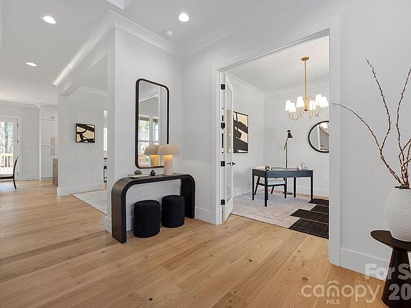 4th image of 100 N Brackenbury Ln