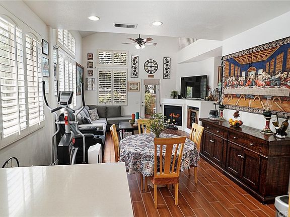 4th image of 28443 Meadowlark Ct