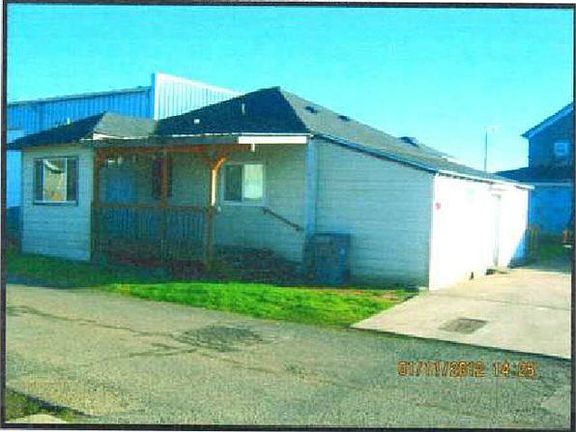 2nd image of 518 1/2 W Market St