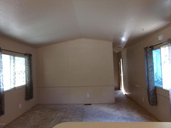 5th image of 660 S 29th Dr