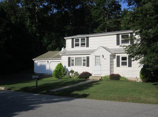 17 Orchard Dr, Groton, CT 06340
