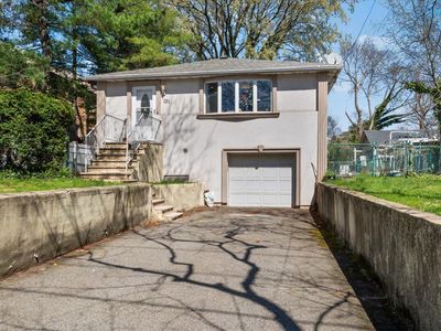 131 Powerhouse Road, Roslyn Heights, NY, 11577