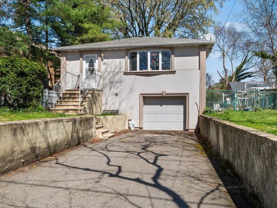 131 Powerhouse Road, Roslyn Heights, NY 11577