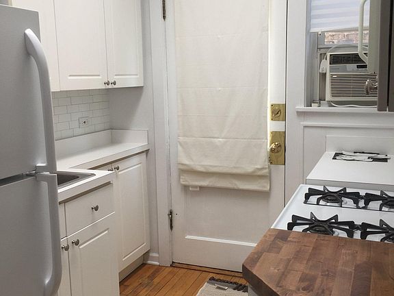 5th image of 715A W Barry Ave #6