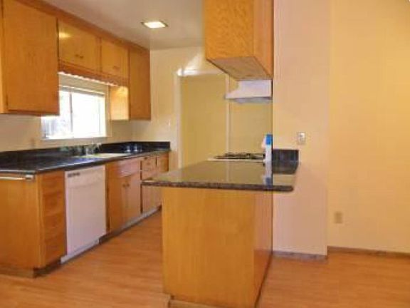 4th image of 2243 Kenworthy Way