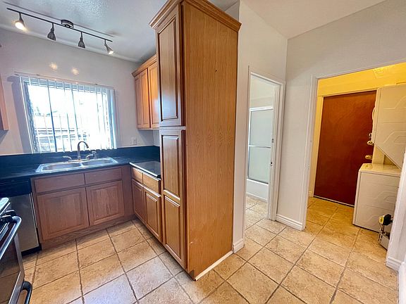 5th image of 5612 Harold Way #98xvj0ttv