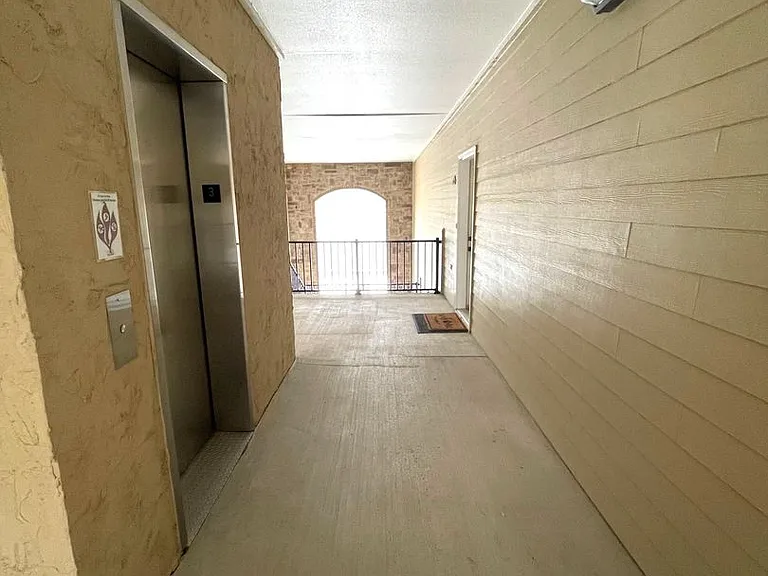 4100 W Worley St #301 — Photo 6