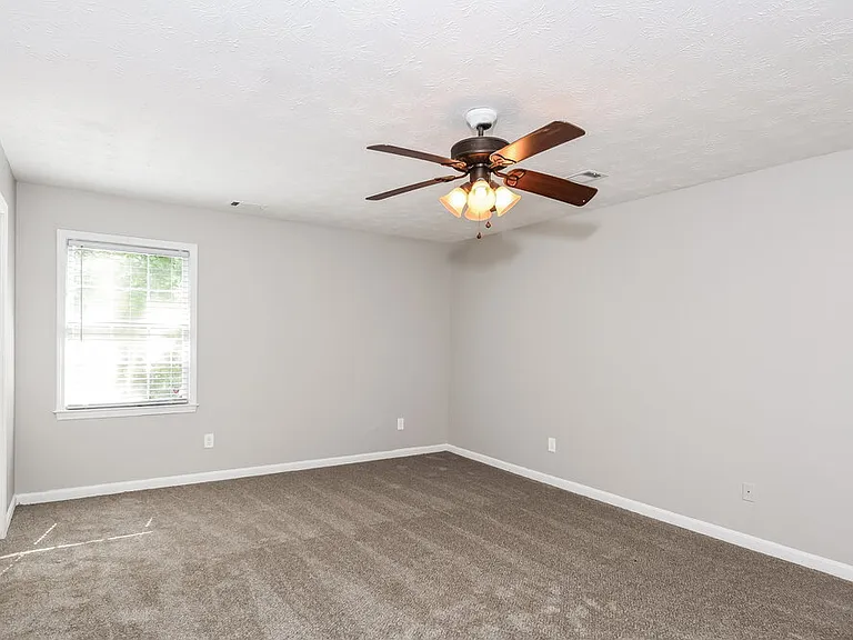897 Raintree Ct SE — Photo 9