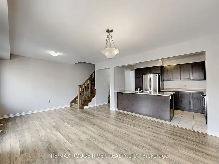 1061 Clipper Ln — Photo 5