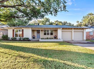 417 Patricia Rd, Hurst, TX 76053