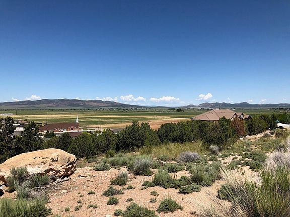 4th image of 882 S Panorama Dr