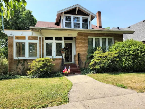 416 W Tremont St, Hillsboro, IL 62049