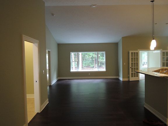 2nd image of 9435 The Woodlands Trl
