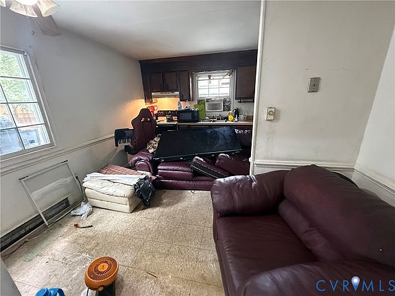 3rd image of 6125 Leopold Cir