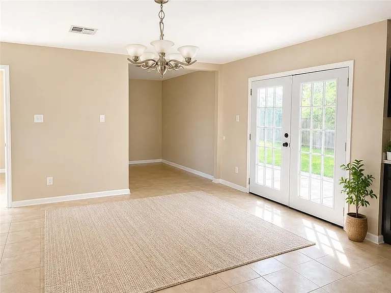 7533 Ligustrum Dr — Photo 2