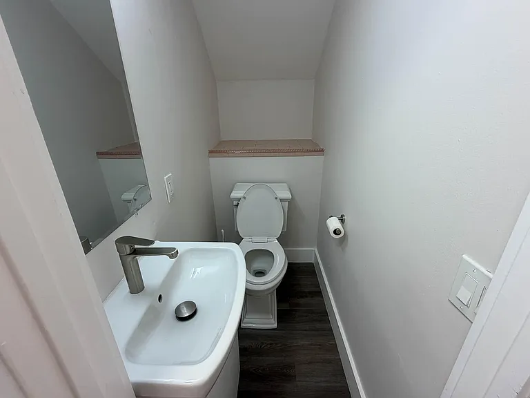 223 SE 11th Ave #223 — Photo 9