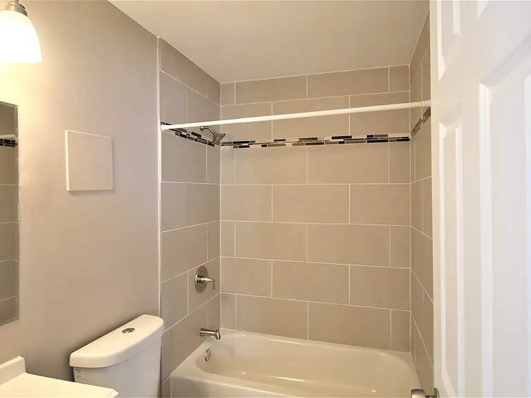 814 Nat Ct — Photo 5