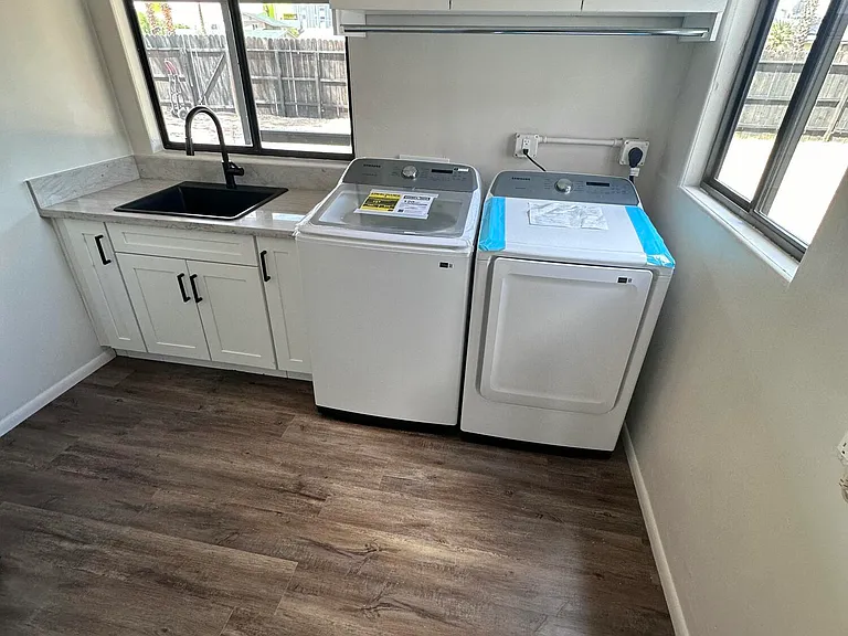 1050 W Romo Jones St — Photo 6