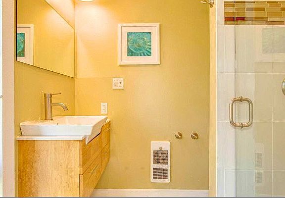   upStairs bathroom  #5