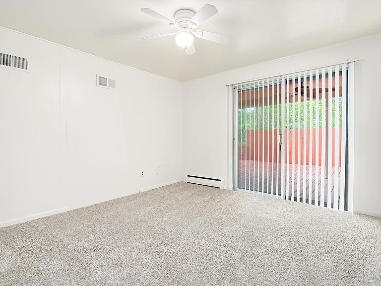 850 W Chenango Ave — Photo 13