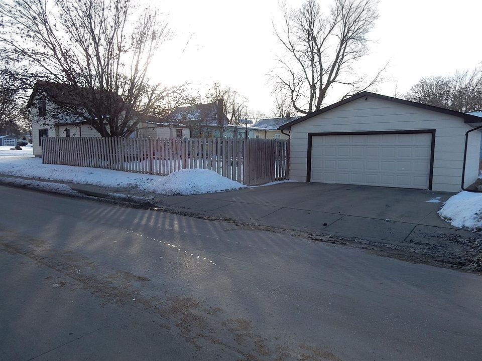 2nd image of 1223 N 8th St