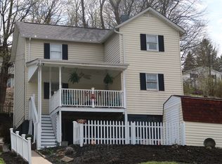 2007 Furlong St, Greensburg, PA 15601