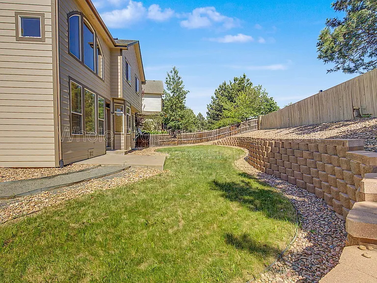 11081 Independence Cir W — Photo 34