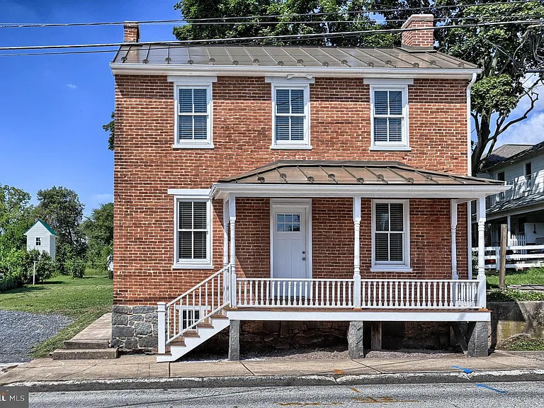 234 N Stratton St — Photo 1