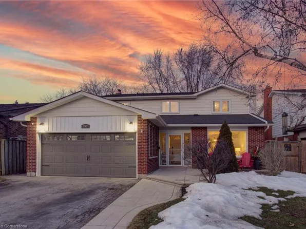 862 Kowal Dr, Mississauga, ON L5H 3T4
