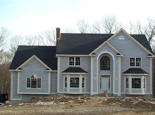 38 Cider Ml, Newtown, CT 06482