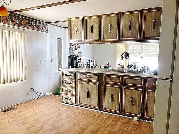 3rd image of 3833 N Fairview Ave Unit 102