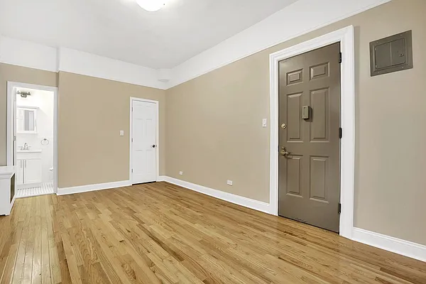 Rented by Cooper & Cooper Real Estate | media 9