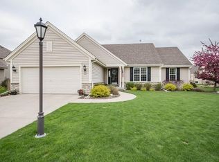 3825 Creekside Dr, Waukesha, WI 53189