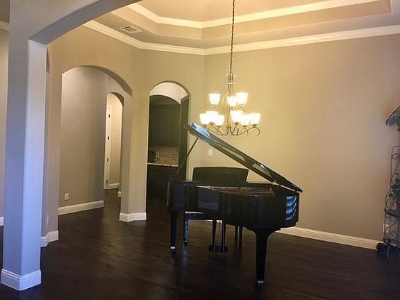 2nd image of 1839 Tapadero Ln