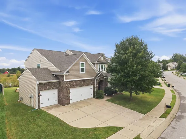 5391 W Stonewood Dr, Bloomington, IN 47403