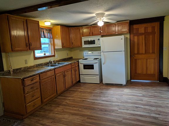 Kitchen -appliances included