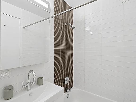 4th image of 20 Exchange Pl APT 1701