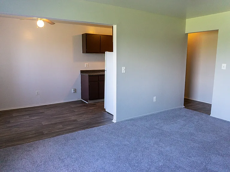 Golf Manor Apartments — Photo 23