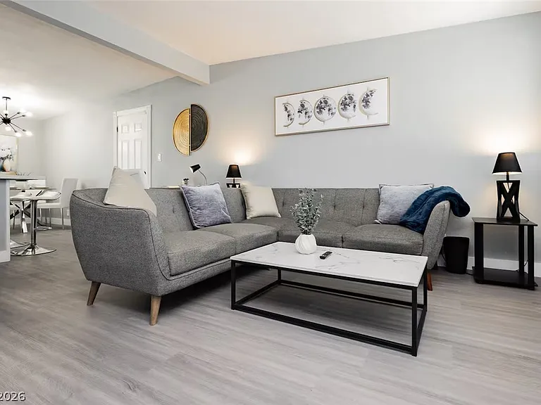 1634 Serenada Ave — Photo 1