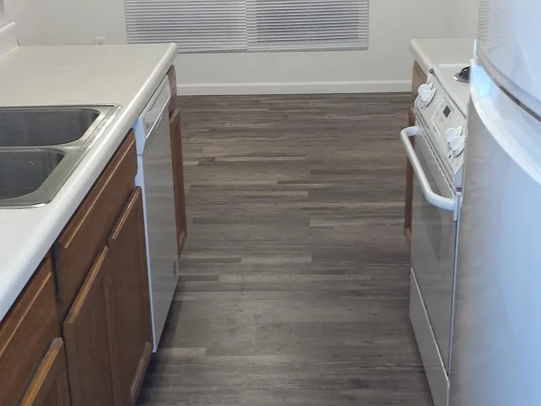 137 Rockyreef Cir — Photo 12