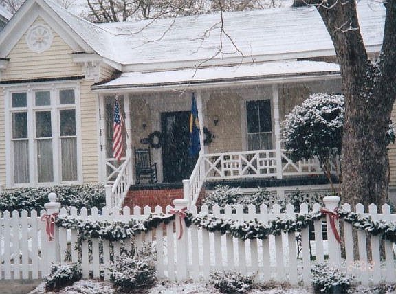 2nd image of 468 Orange St #1C