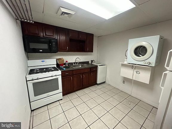 2nd image of 44 S 2nd St Floor 2