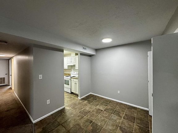 4th image of 950 Life Dr APT 12